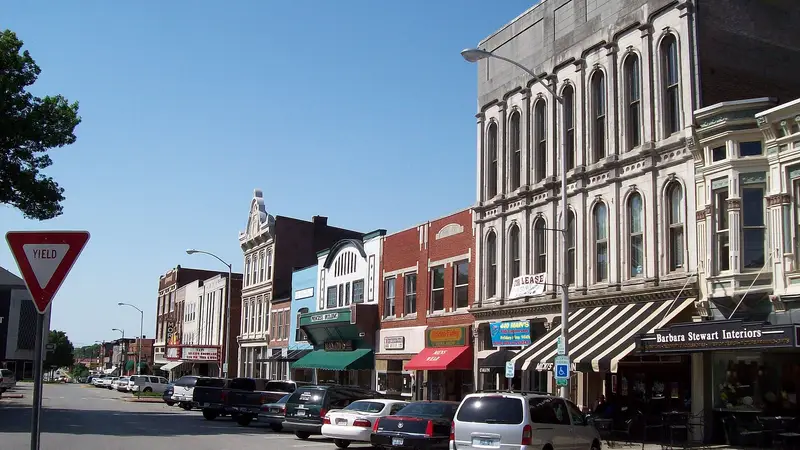 Shops along Fountain Square in Bowling Green, Kentucky 2008