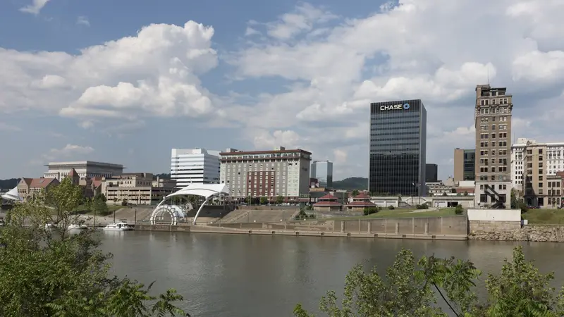 View across the Kanawha River of Charleston, the capital city of West Virginia LCCN2015631775
