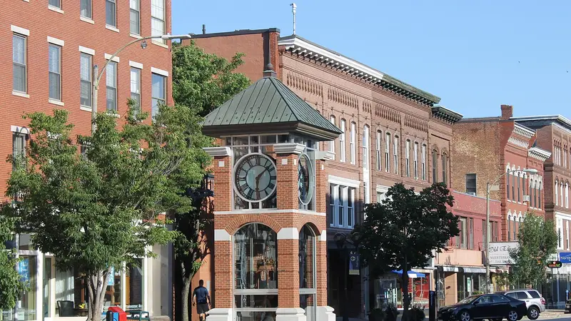 Downtown Concord, NH, near the state capitol IMG 2719 (cropped)