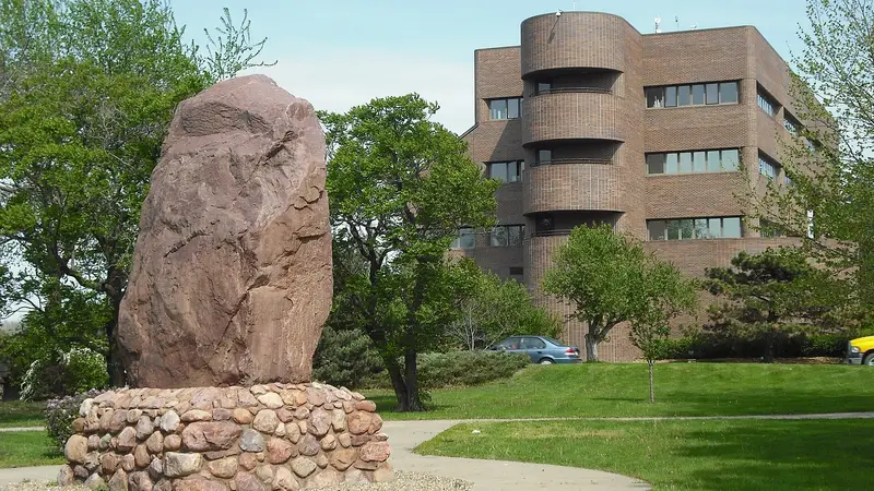 Shunganunga Boulder with City Hall