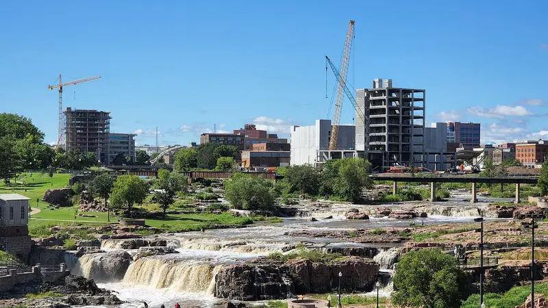 Downtown Sioux Falls and Falls Park
