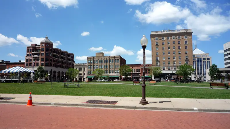 2009-0620-WI017-Wausau-400block